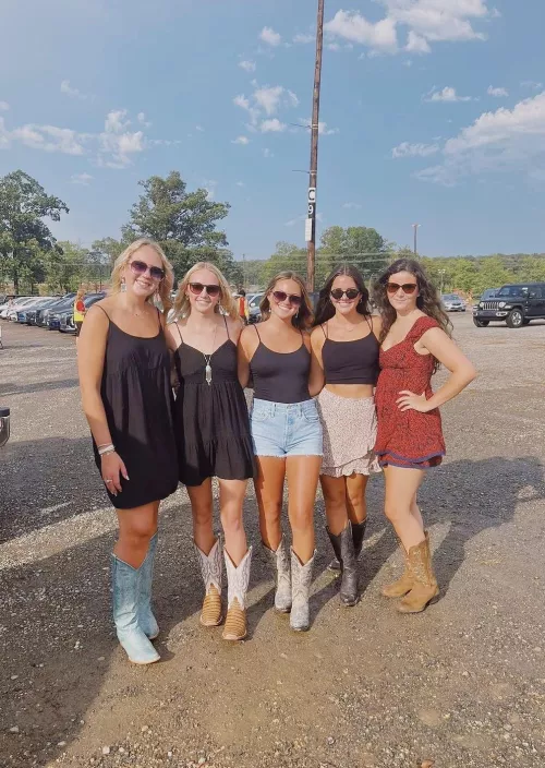 Which cowgirl u picking?[5] by NoProgram7939