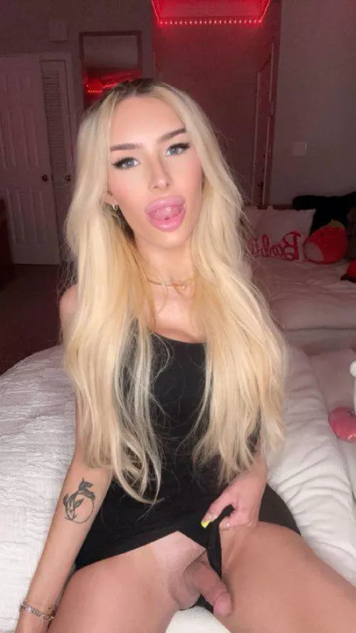 Would you agree to fuck a pretty trans girl? by Kenzie_Tazanna