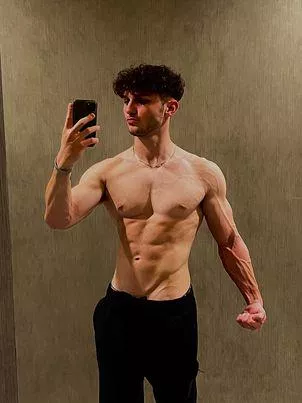 Would you let me work you out😉 posted by Day_Dreamere