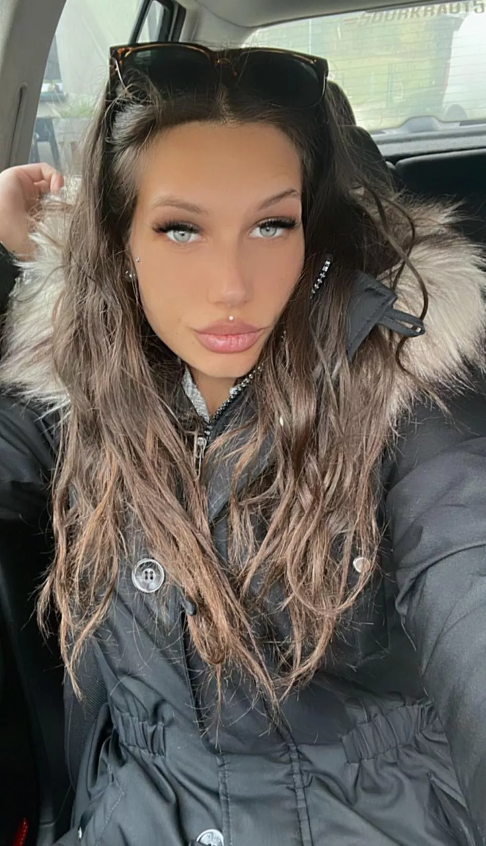 you give me a blink in the car next to you? posted by Background-Test-1829