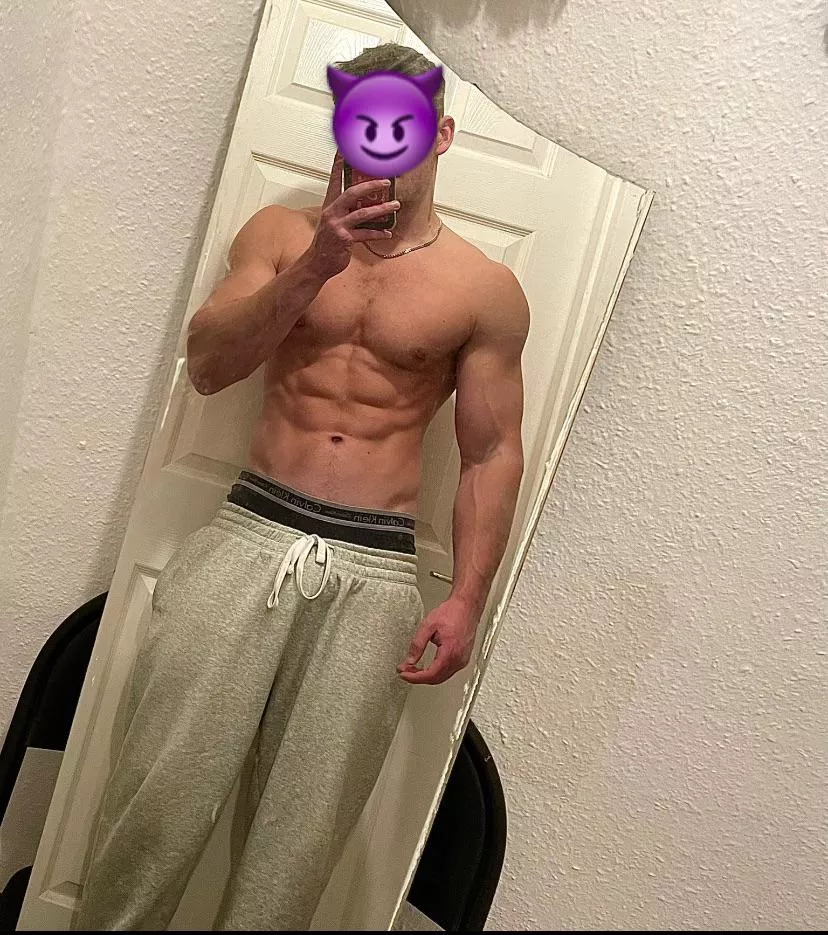 20 irish 8 inch hung jock, looking for femboys to make my massive cock cum, SC is dylaa03 posted by OneKinkyFuck