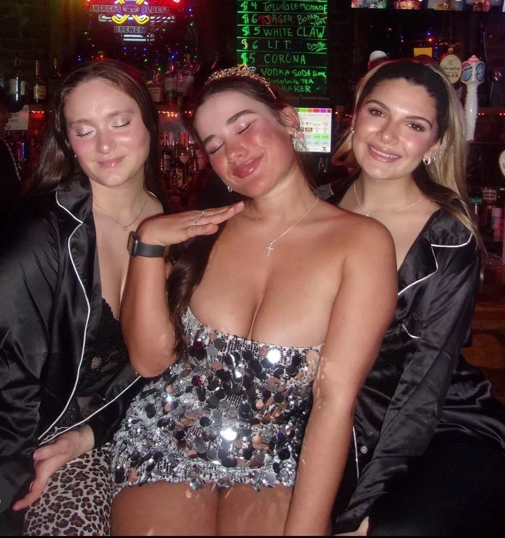 Bar Cuties posted by DiddyDoodz