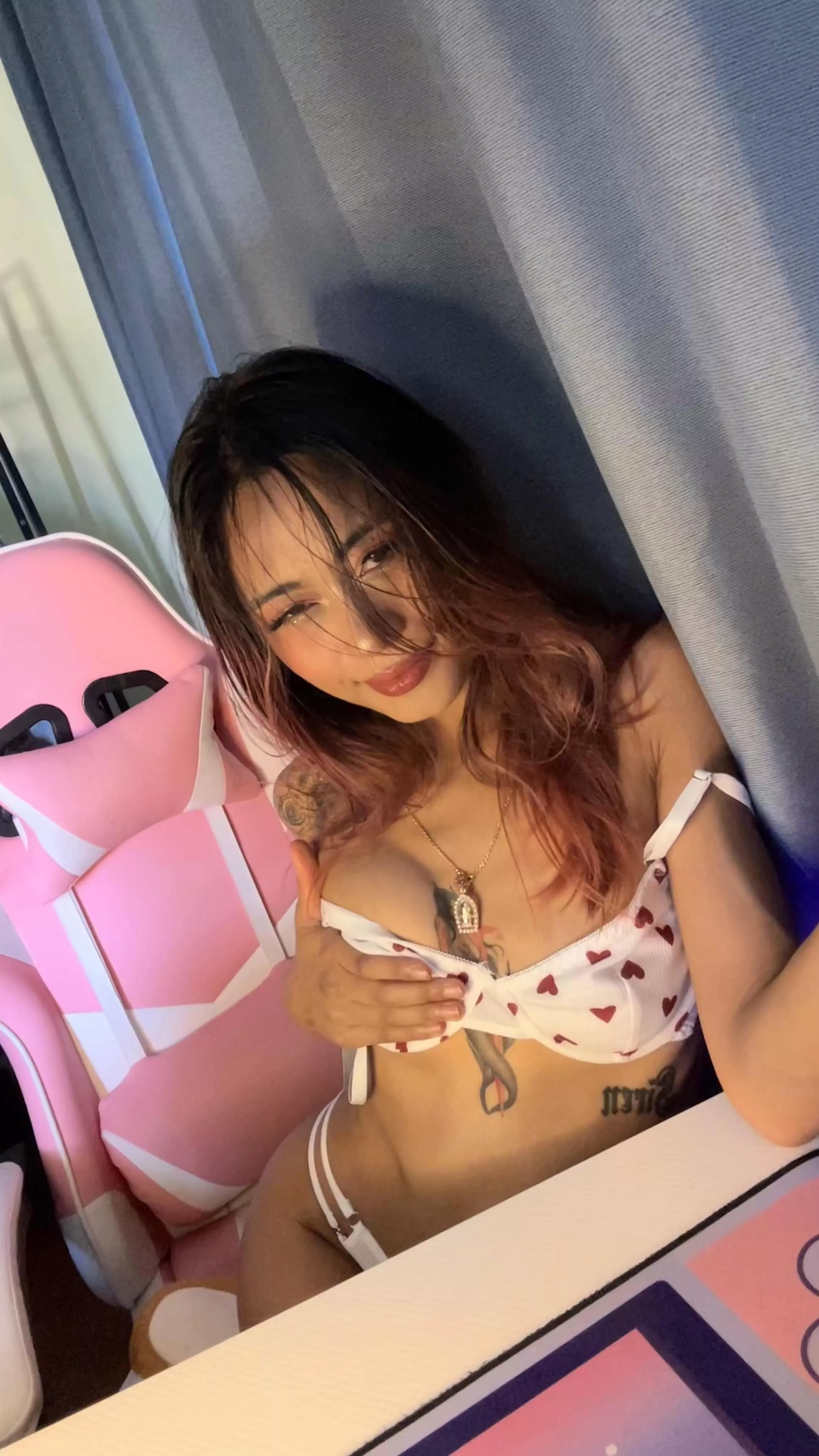 Can small natural tiddies get some love too? posted by sijadupetzg