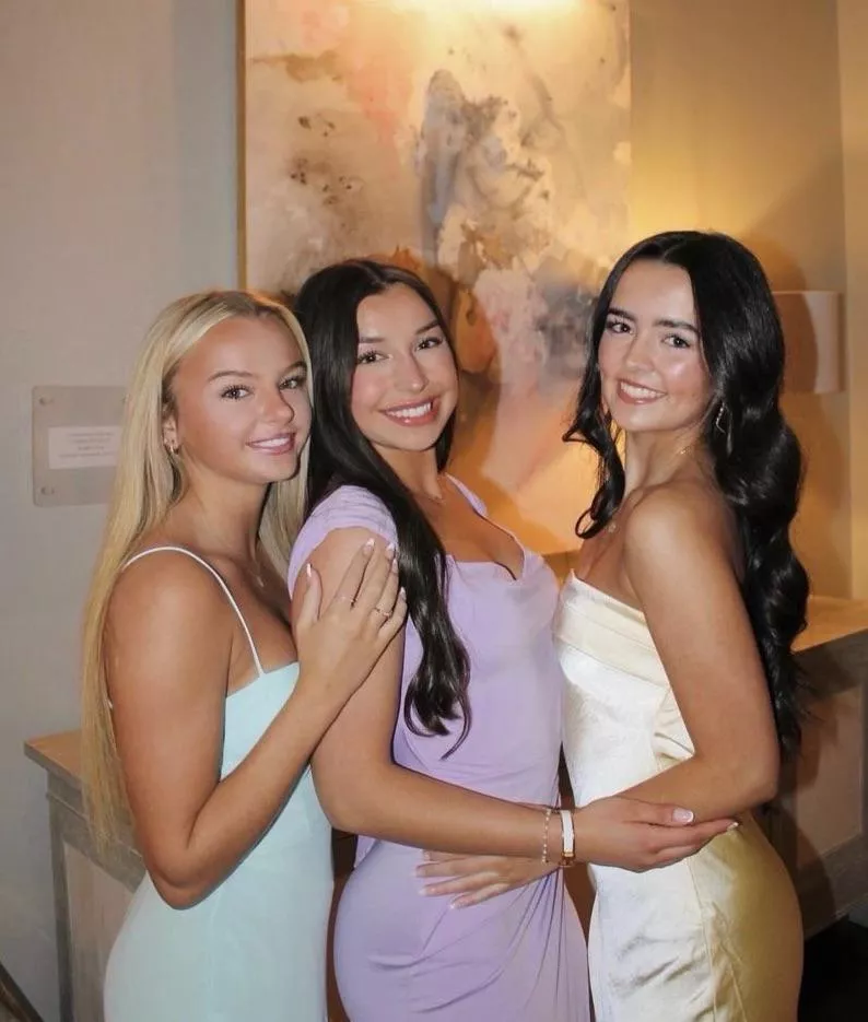 College babes in pastels posted by Far_Comfort_9679