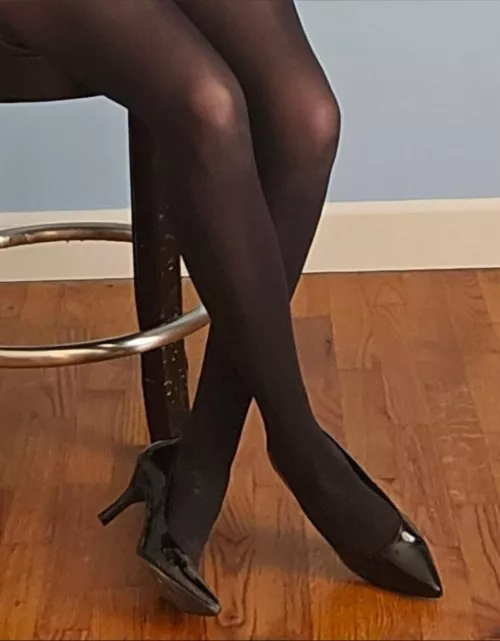 Do you think YOU could uncross my legs? by NylonGiraffe