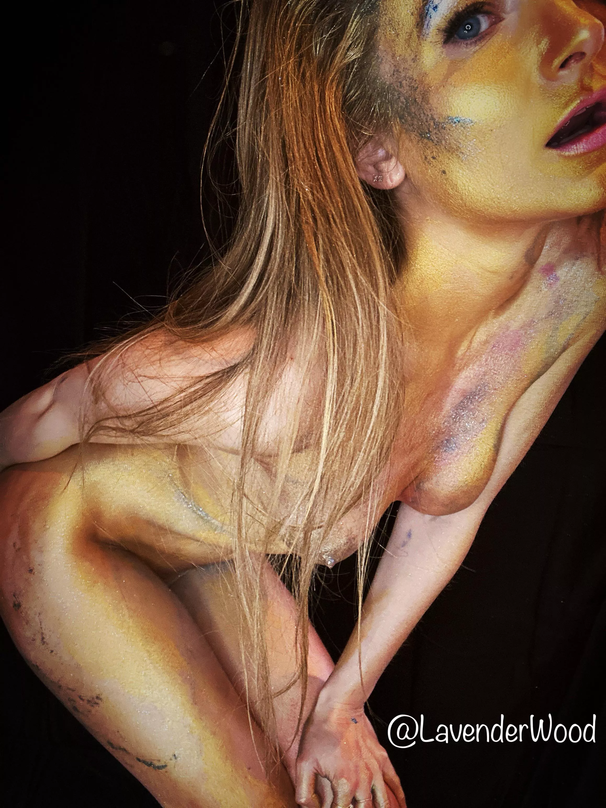 Feeling golden posted by LavenderWoodxx