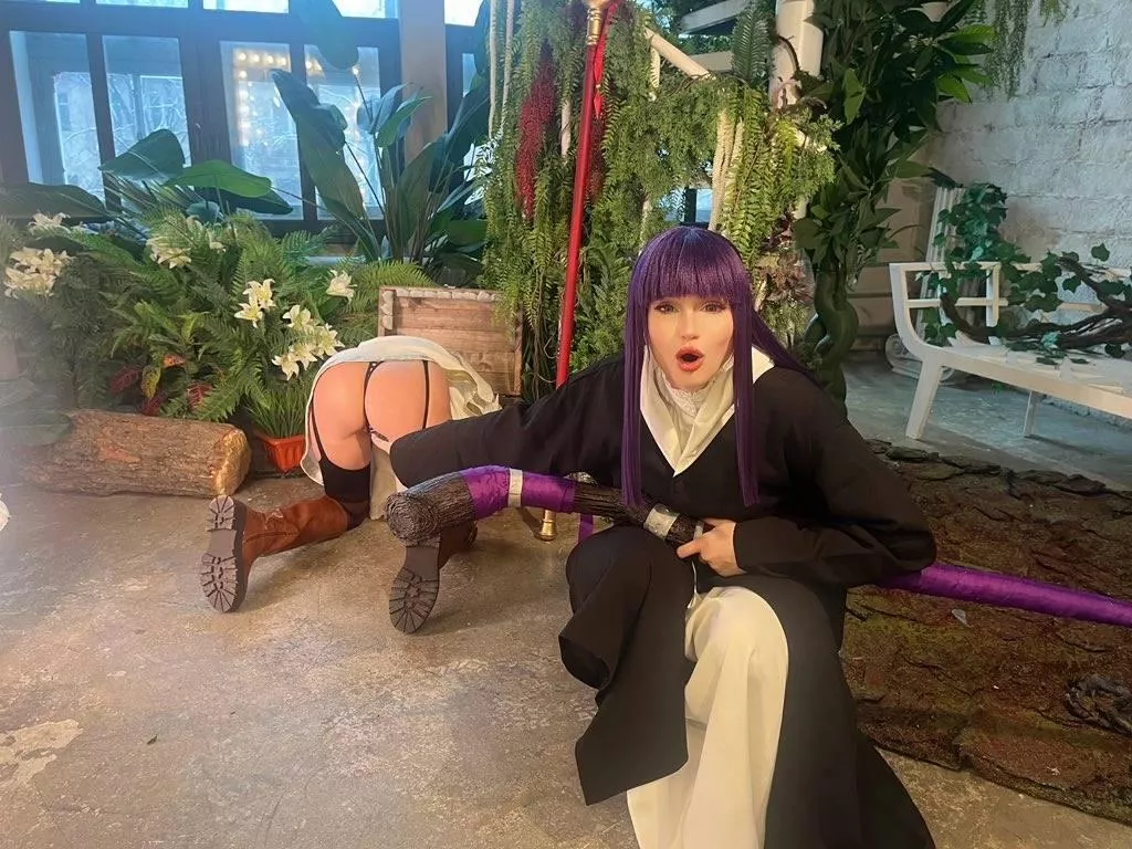 Frieren and Fern cosplay by Caterpillar Shadory posted by Shadory-cospay