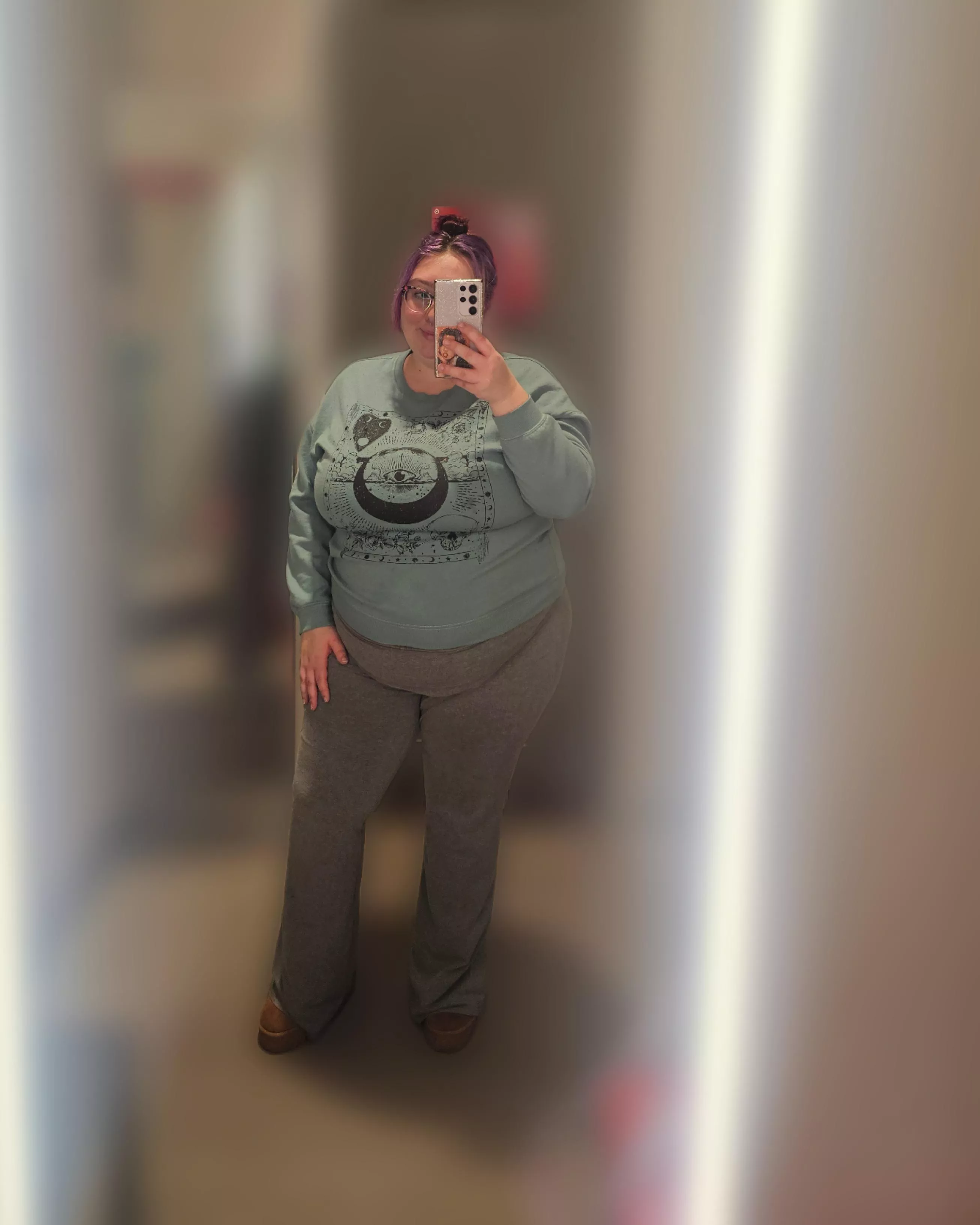 happy Sunday, felt cute & comfy here 💗 posted by sapphiremelonz