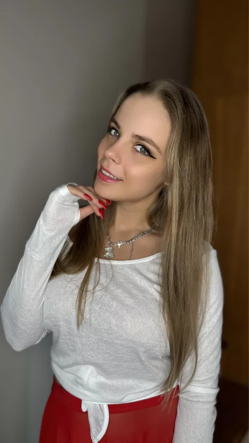 Hard to hide with hair by adlenaline_