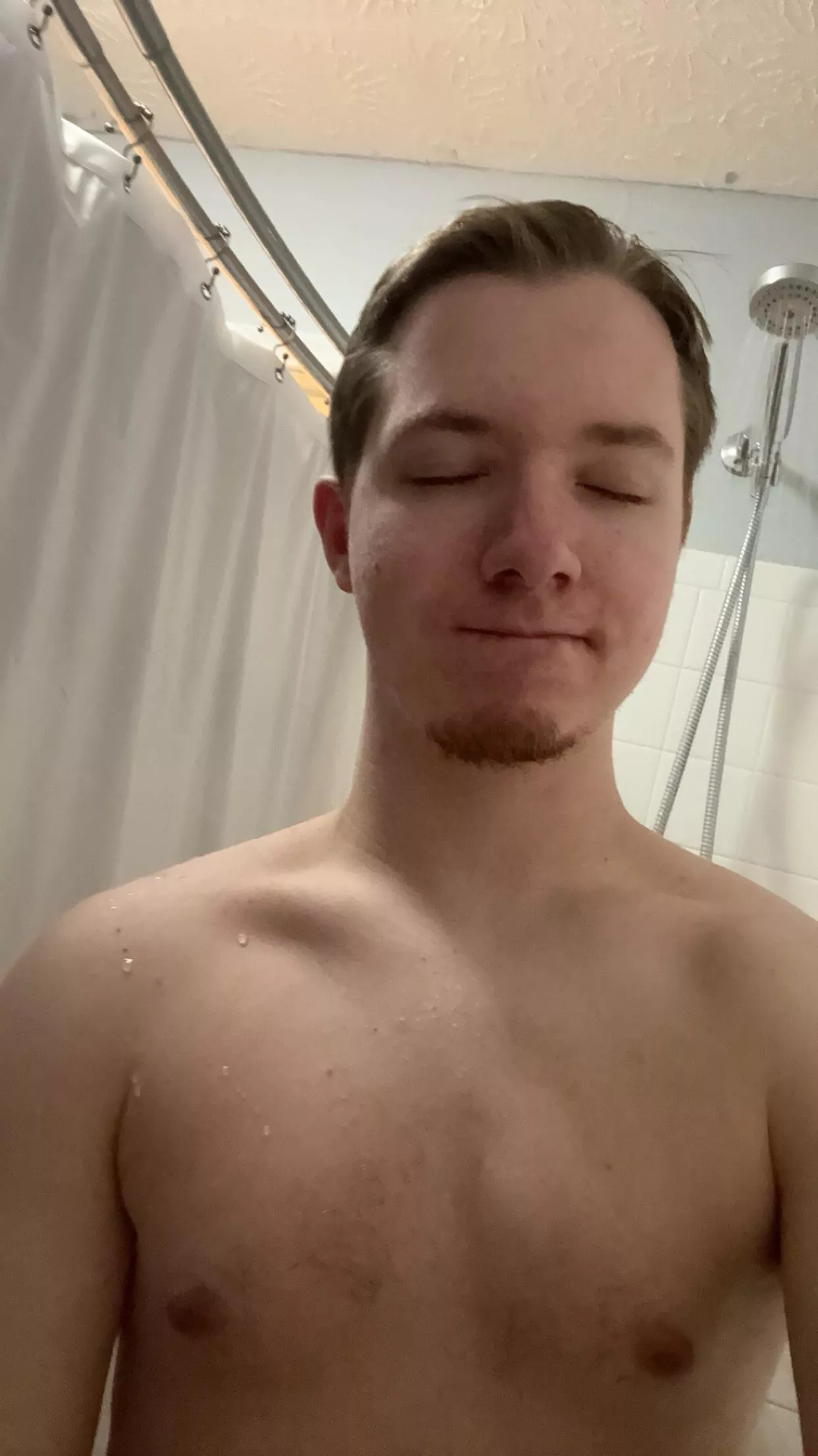 Here’s hoping a late shower will help put me to sleep posted by xzse_x