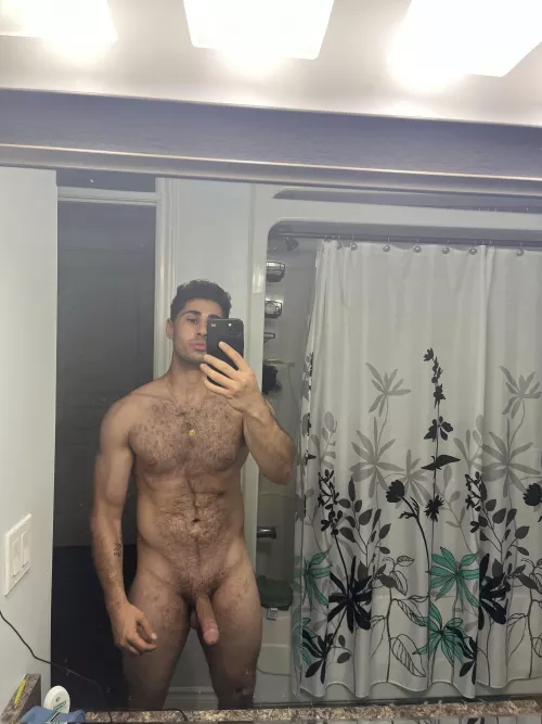 Horny after the gym 💪🏽 by servinpipe