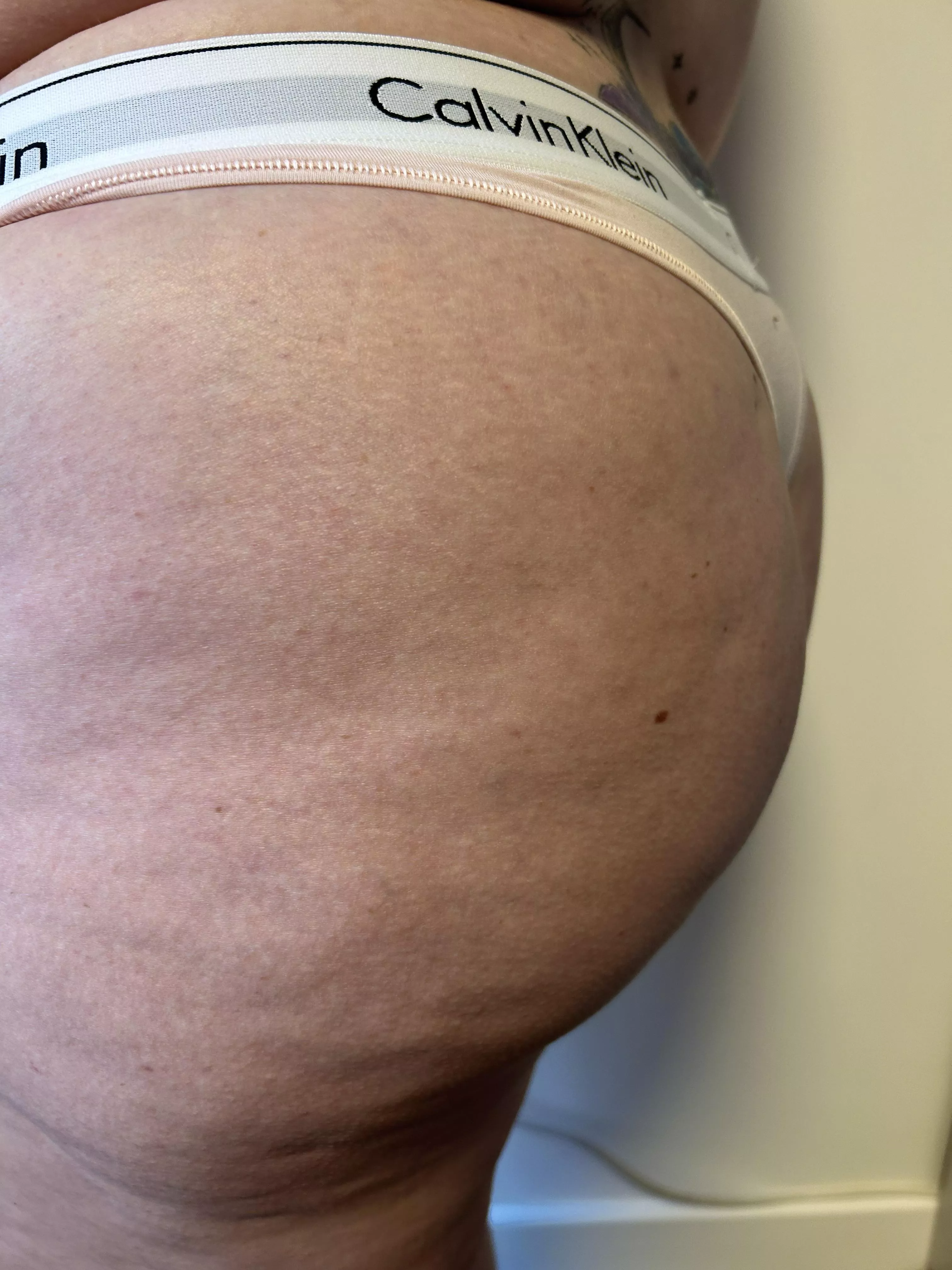 How would you work this ass? posted by KurvyReed