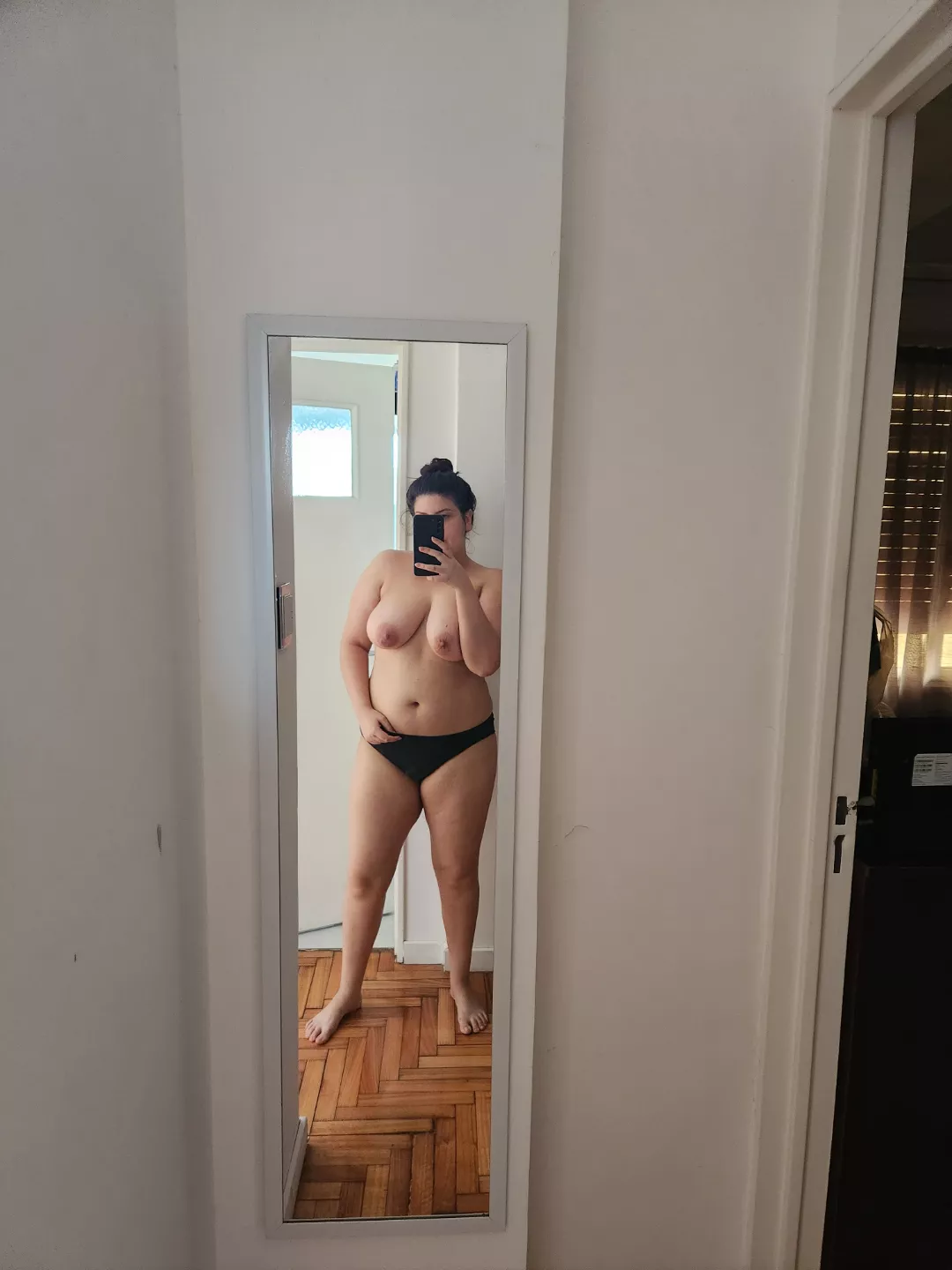 I fell sexy by seeing myself naked at the mirror posted by abbysweet_