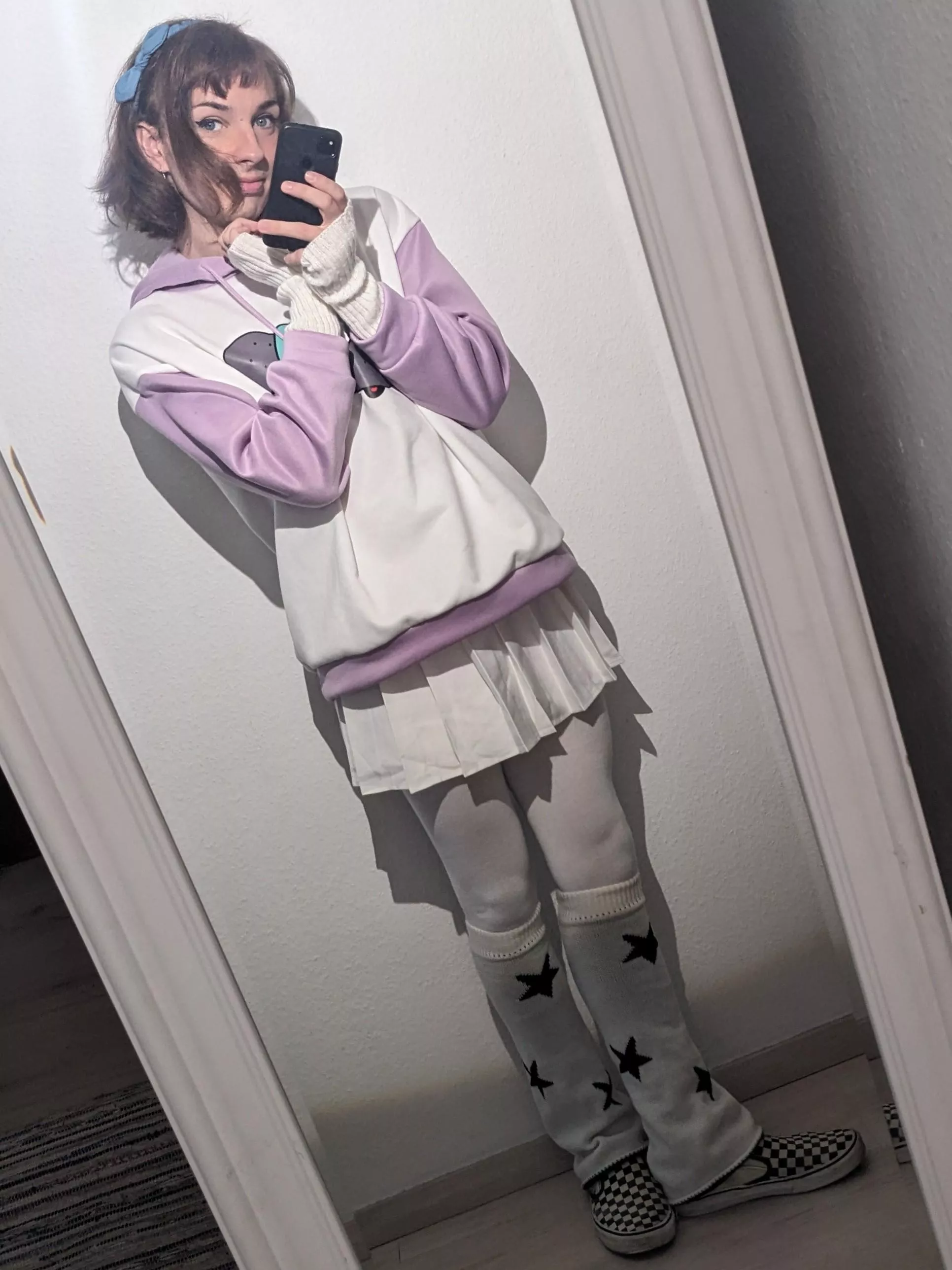 I was low energy and today was a lazy day for me ~ I hope you all had a better day <3 posted by Donut_Creamfilled