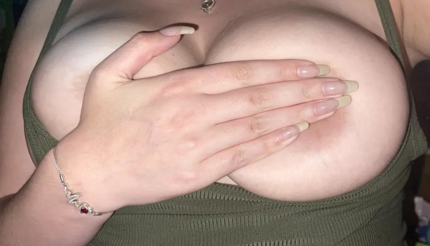 I wish someone would cum on my huge tits 😩 by littlecanvases