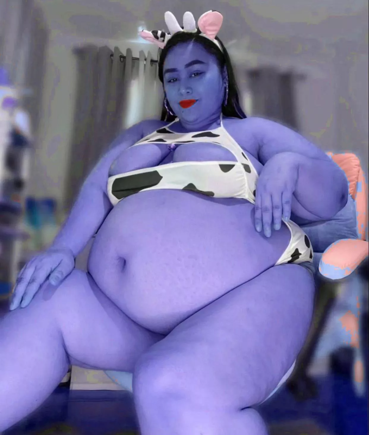 I'm such a blueberry cow 🐄🫐💙 posted by xLiliBBWGoddessx
