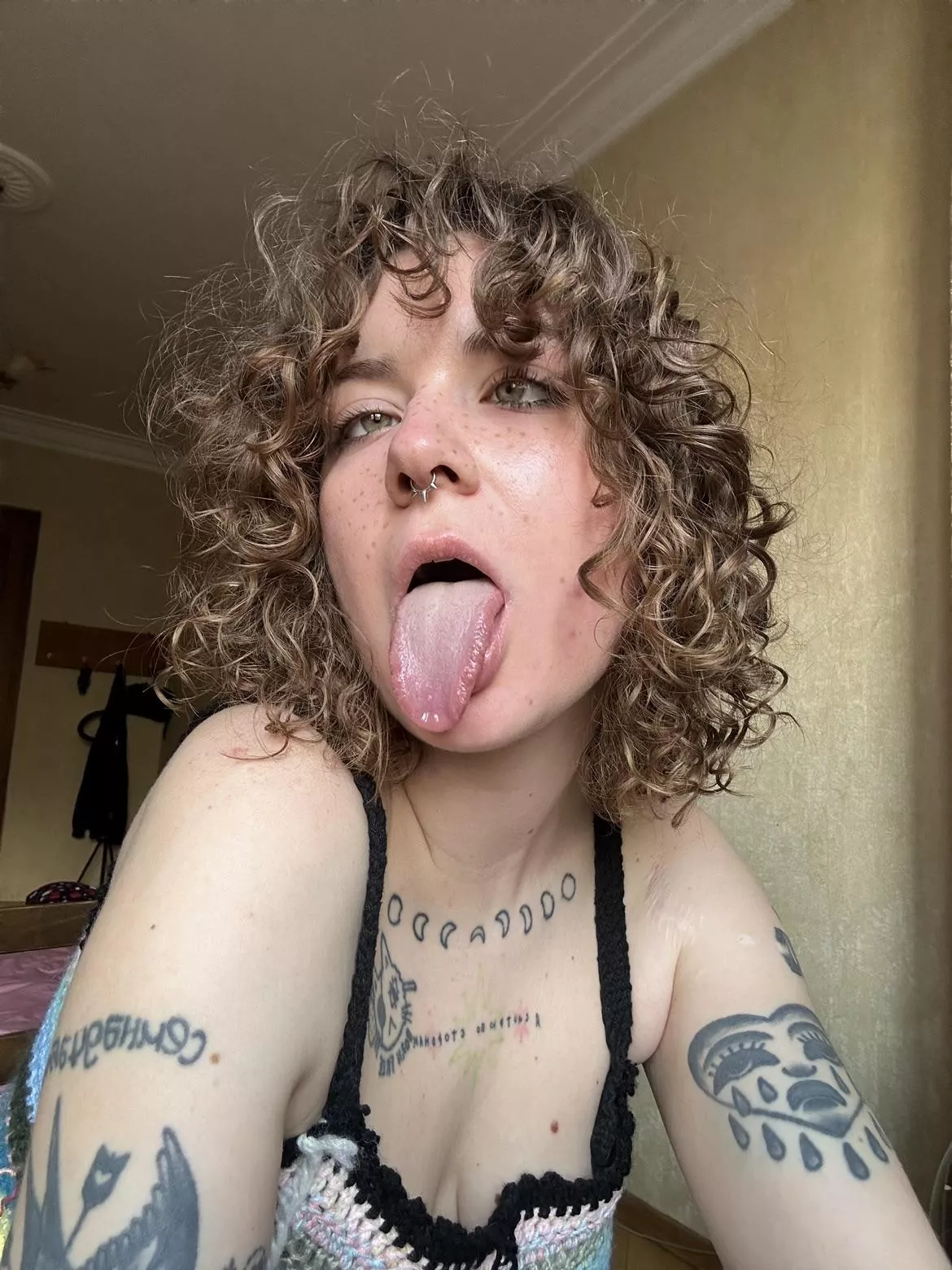 Is my mouth wide enough open for you? posted by feetyourlick