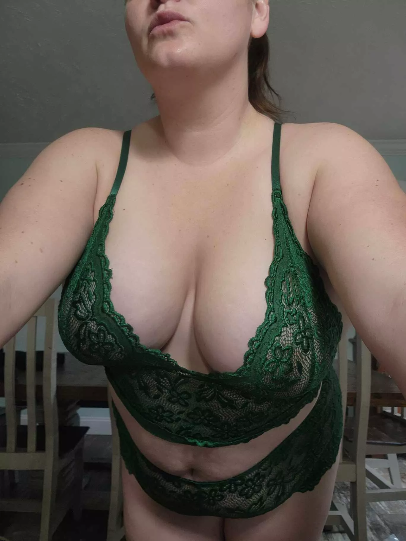 Mommy is bored.. posted by chestymorgan24