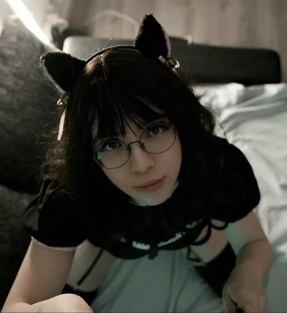 Monday already? posted by LUCYQROW