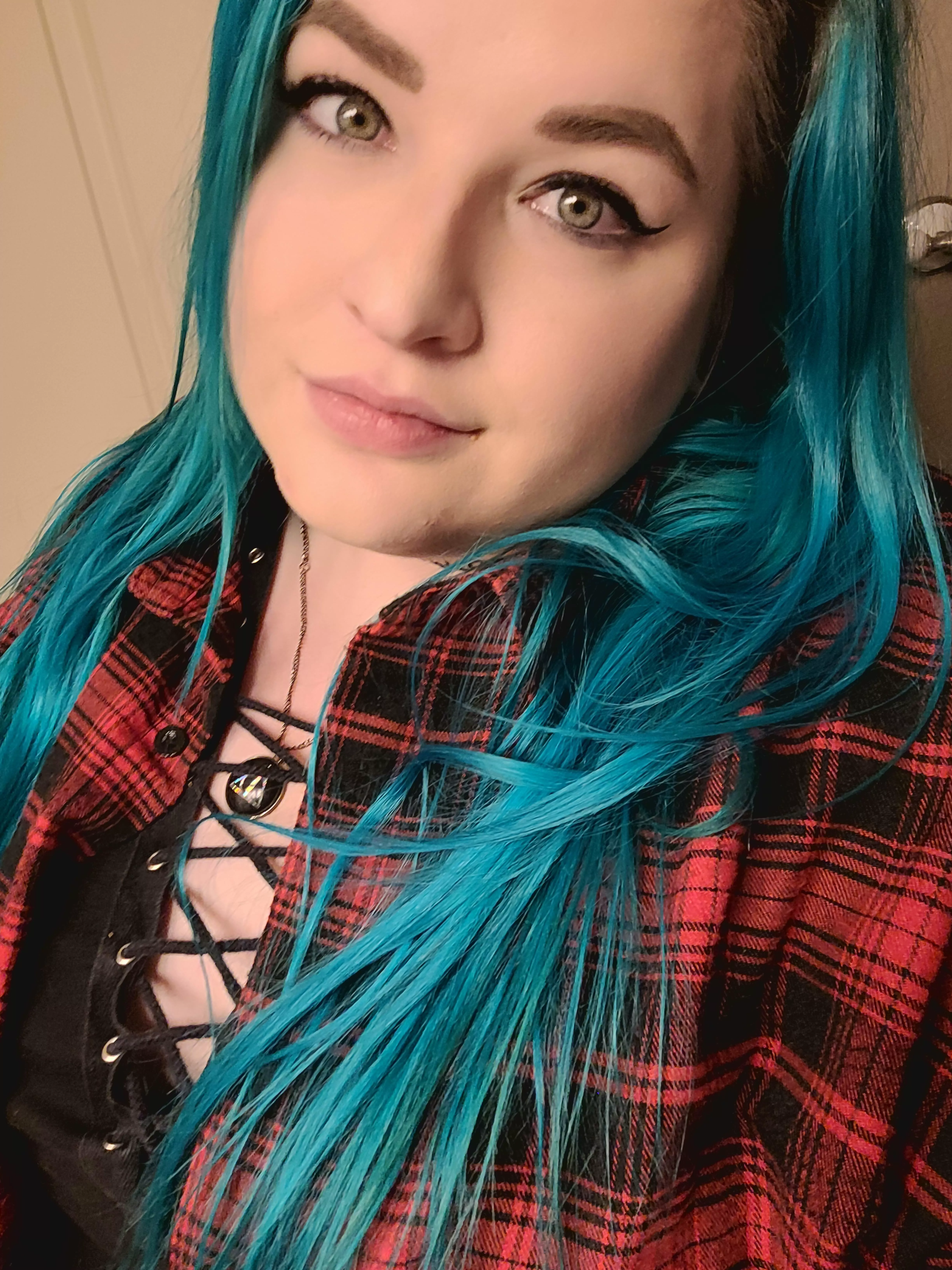 My outfit would look better on your floor posted by shyysuccubus