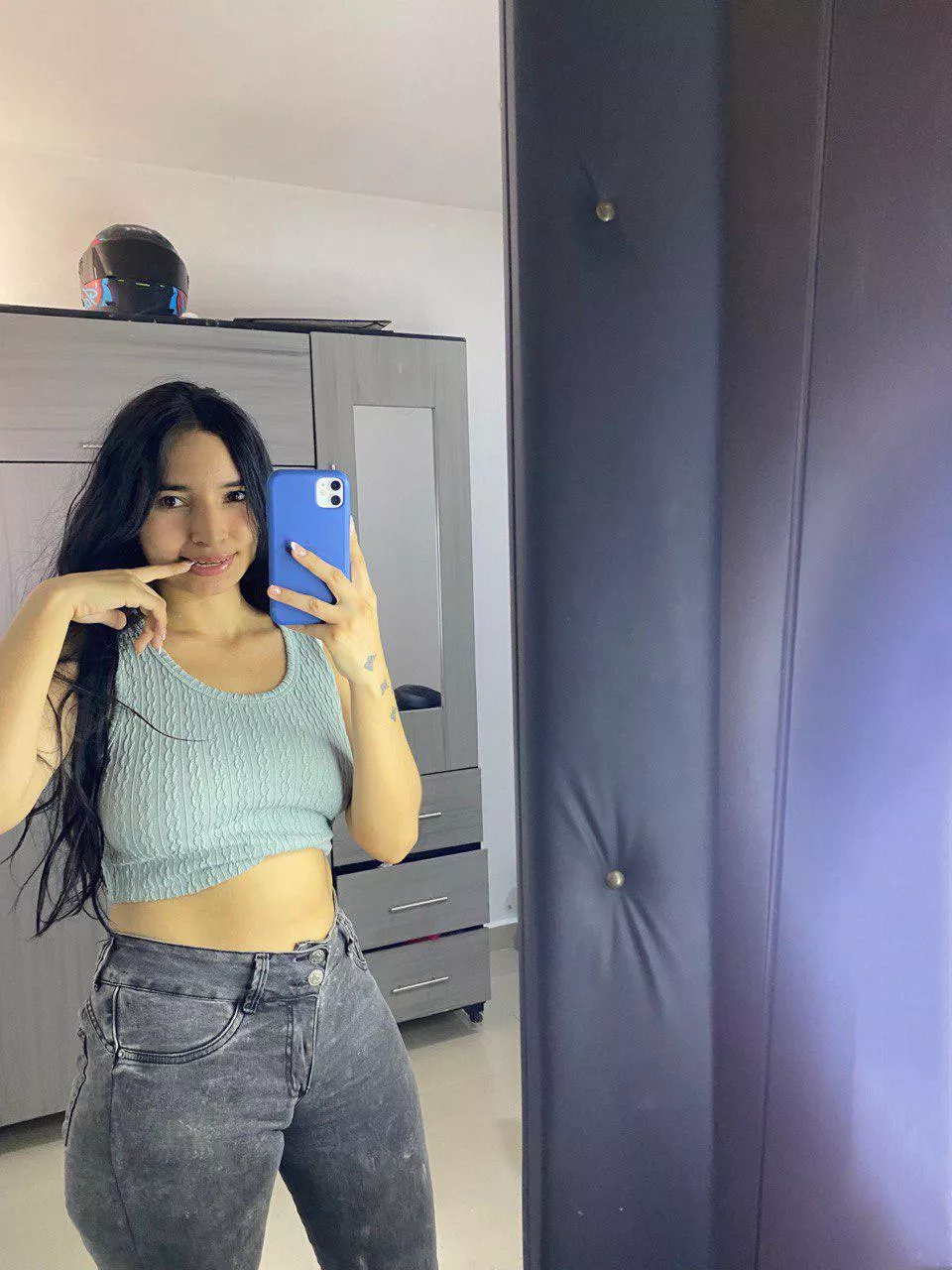 sexy even I'm clothed posted by AbysQwalkerMusic2V