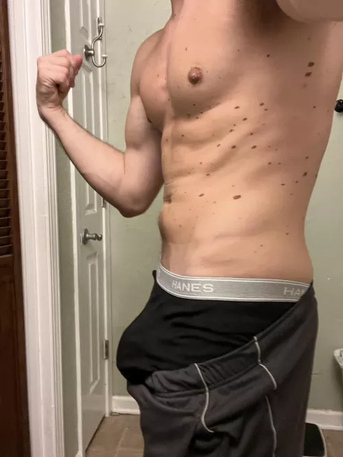 Ur gamer boyfriend needs ur attention rn by optimalformation49