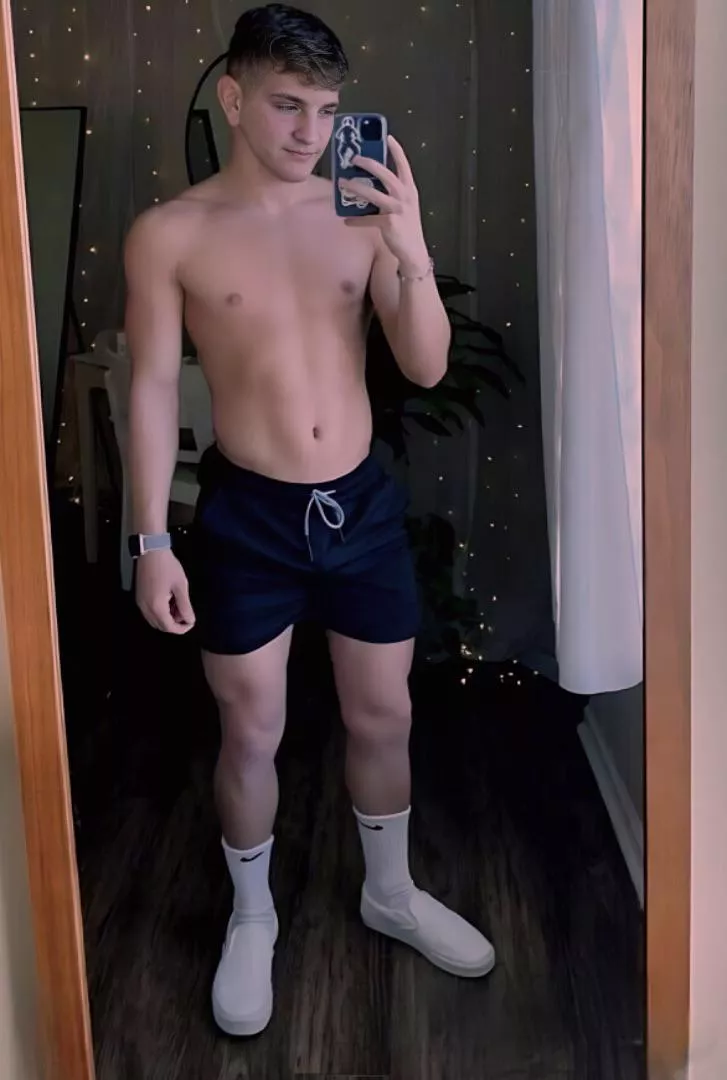 18 bttm ask me what I got for my birthday day ;) posted by Dylansoccer18