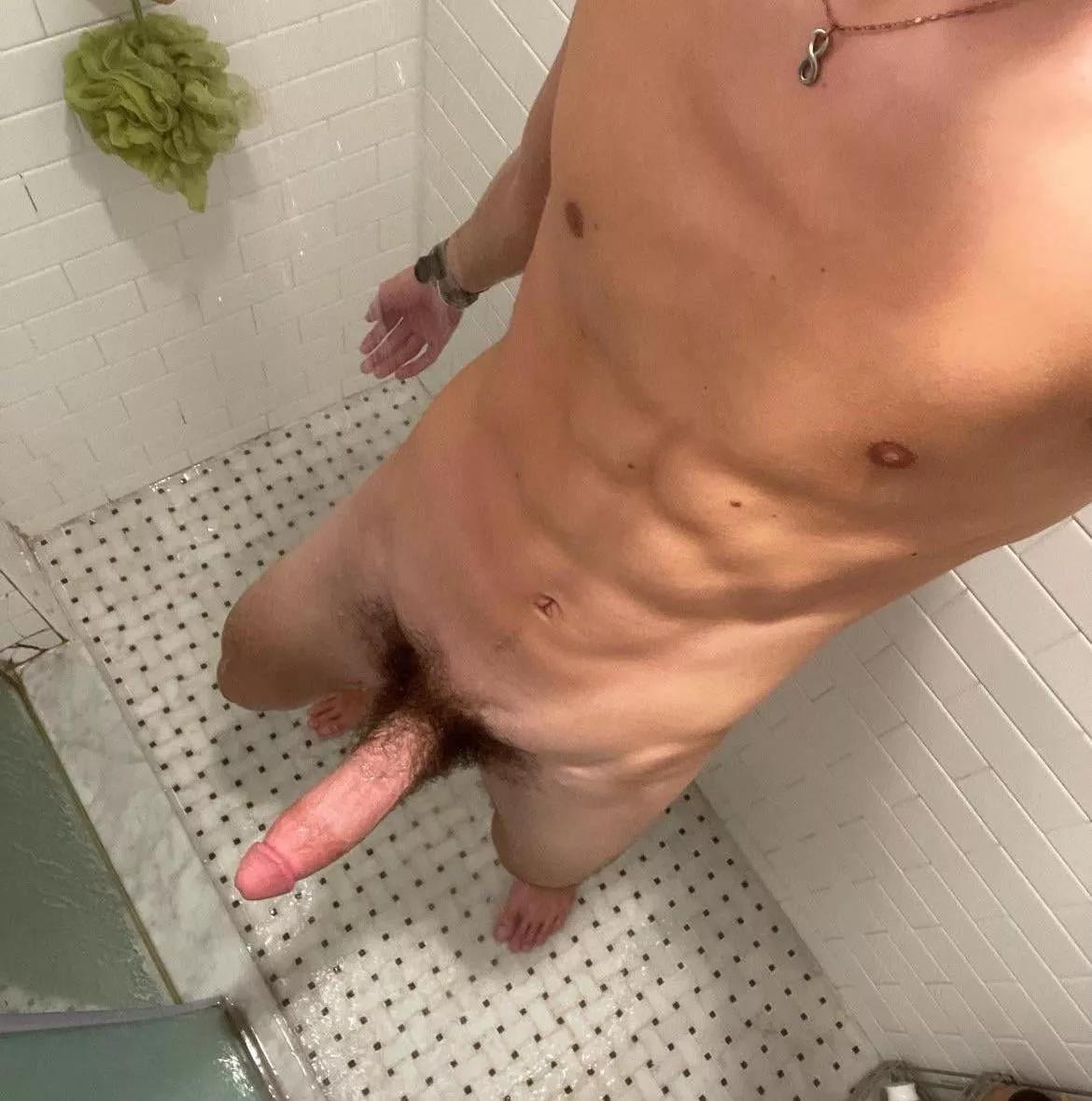 20 USA huge cock and bubble butt. Add be if you think you’re bigger. Compre loser worships the other. Gstils1 posted by Necessary-Smile-6719