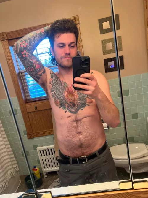 A little SFW pic :) DMs always welcome by metaln00d