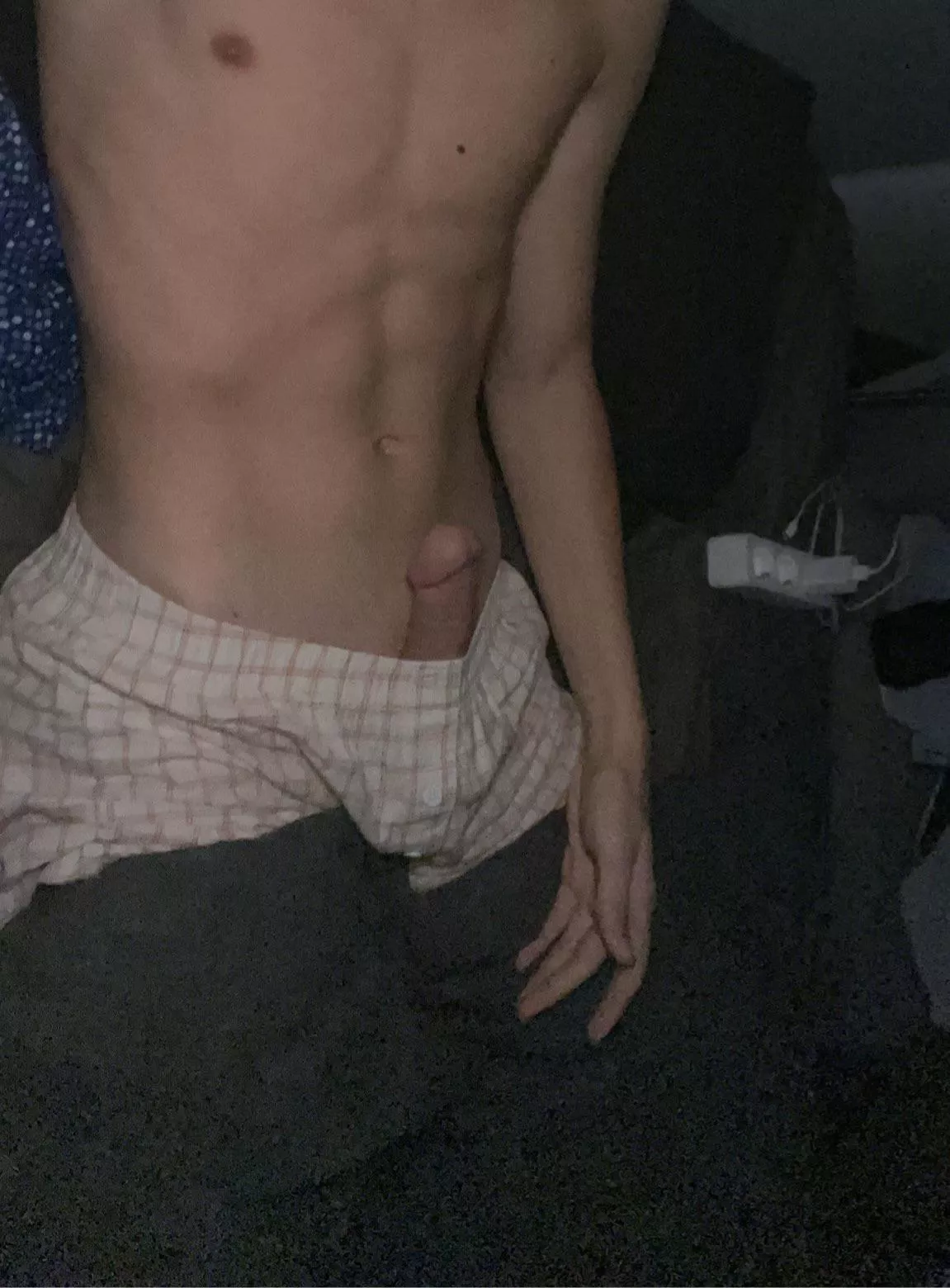 Any cute twink wanna suck it ? 😋 posted by Nicetwink90