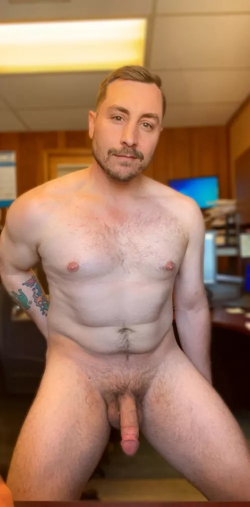 Back to work after a great vacation! Come keep me entertained while I work! by Mr_Nobody_85