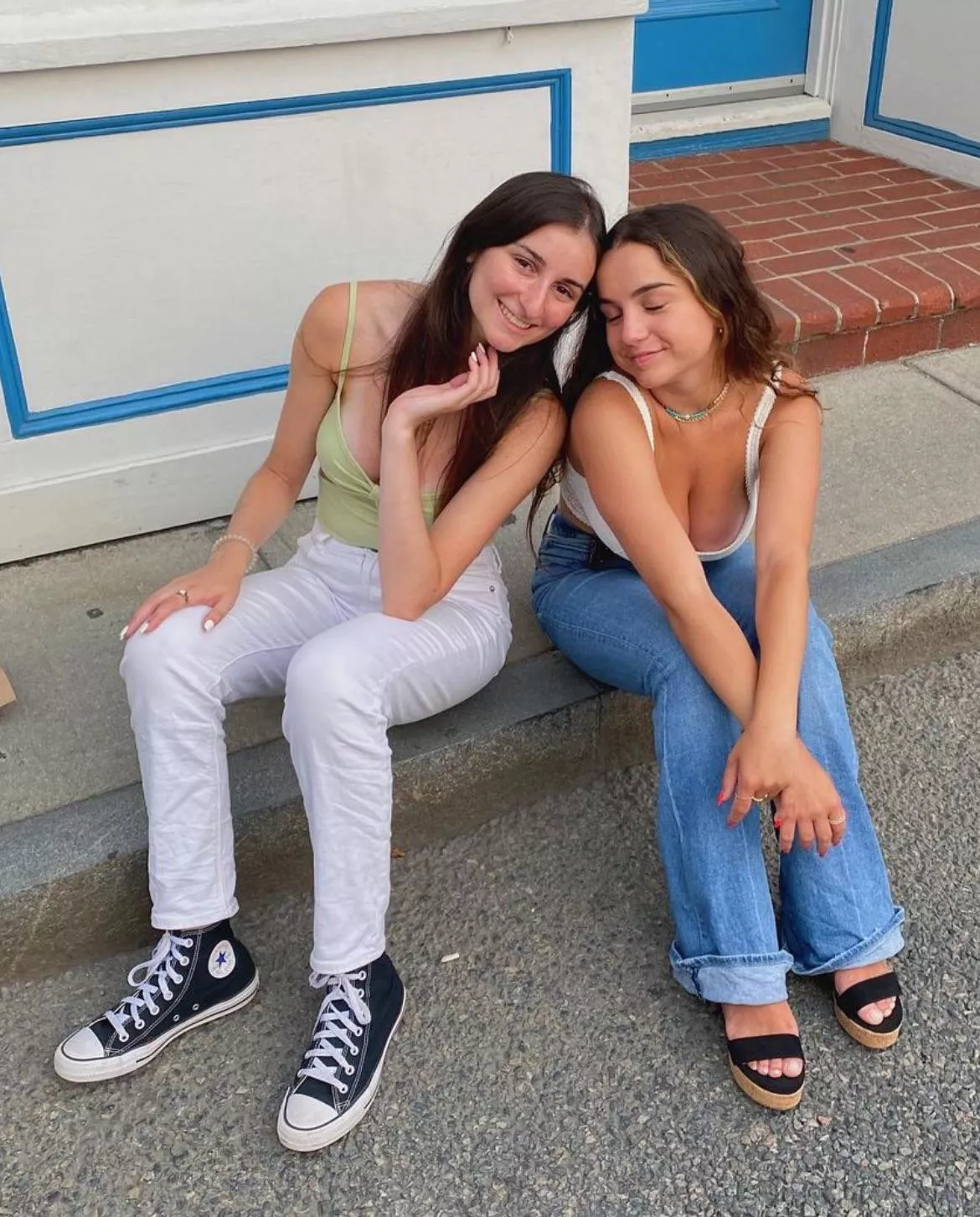 Besties posted by DiddyDoodz