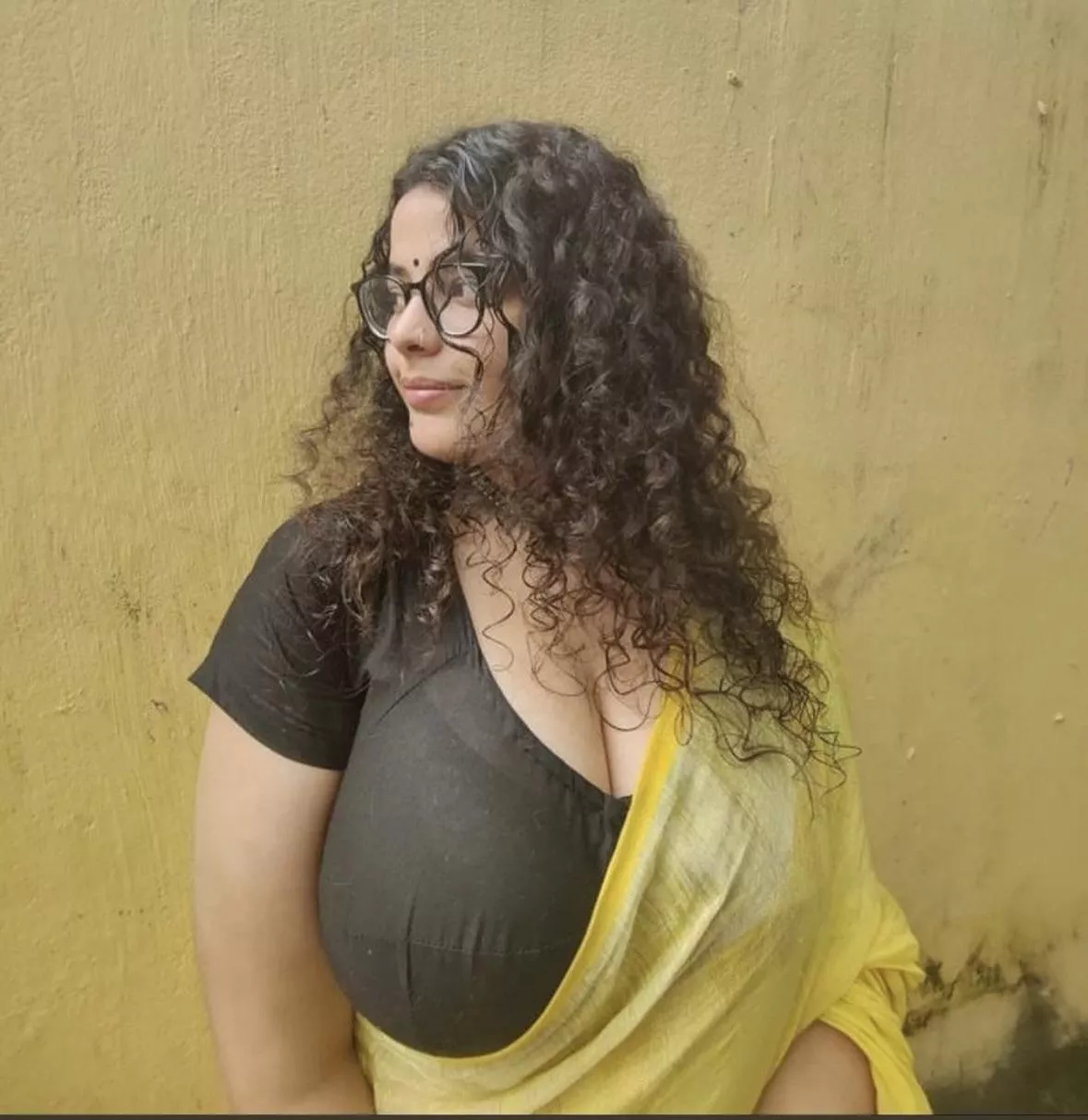 Busty Indian gal posted by Fragrant_Toe5927