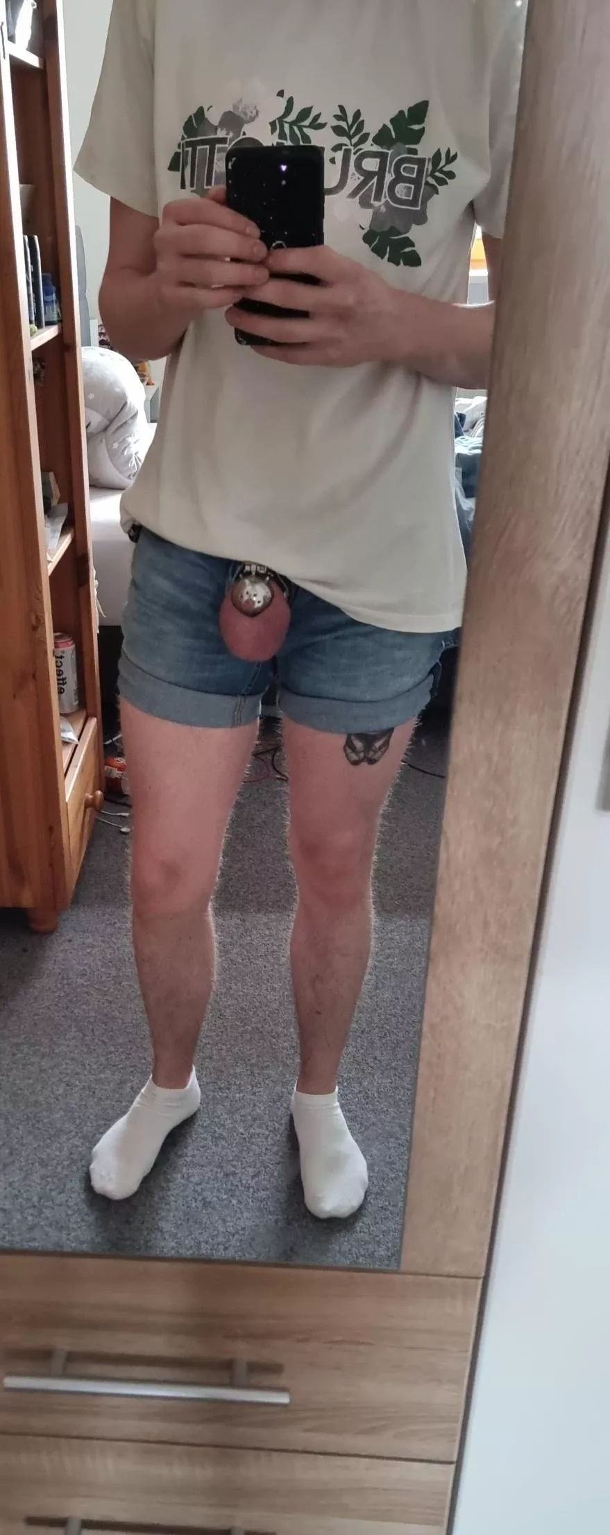 caged like a good girl UwU (>,<) posted by BeamingFlyweight