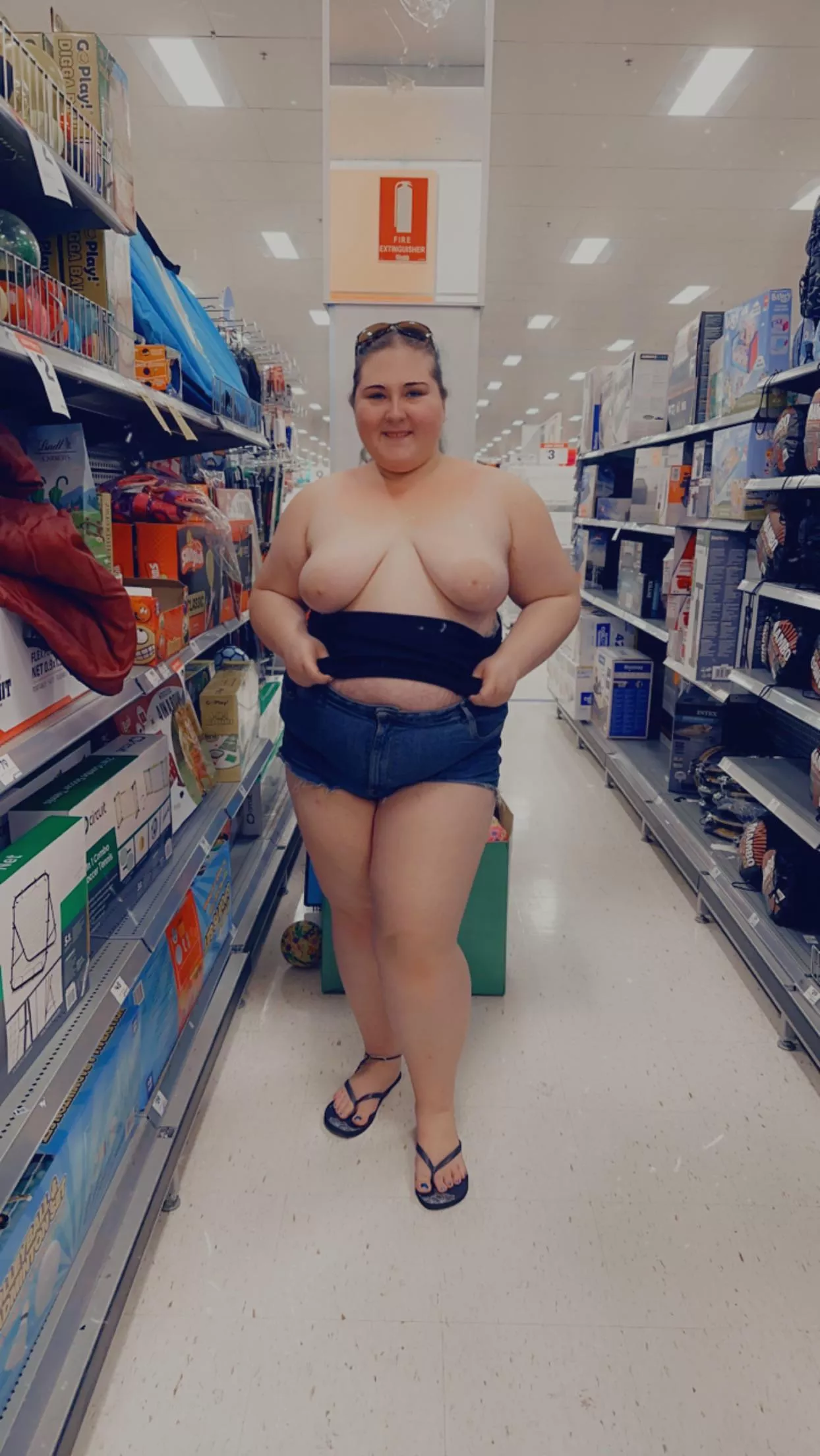 Cheeky flash at the shops 👀🔥 posted by AmyStyles2004