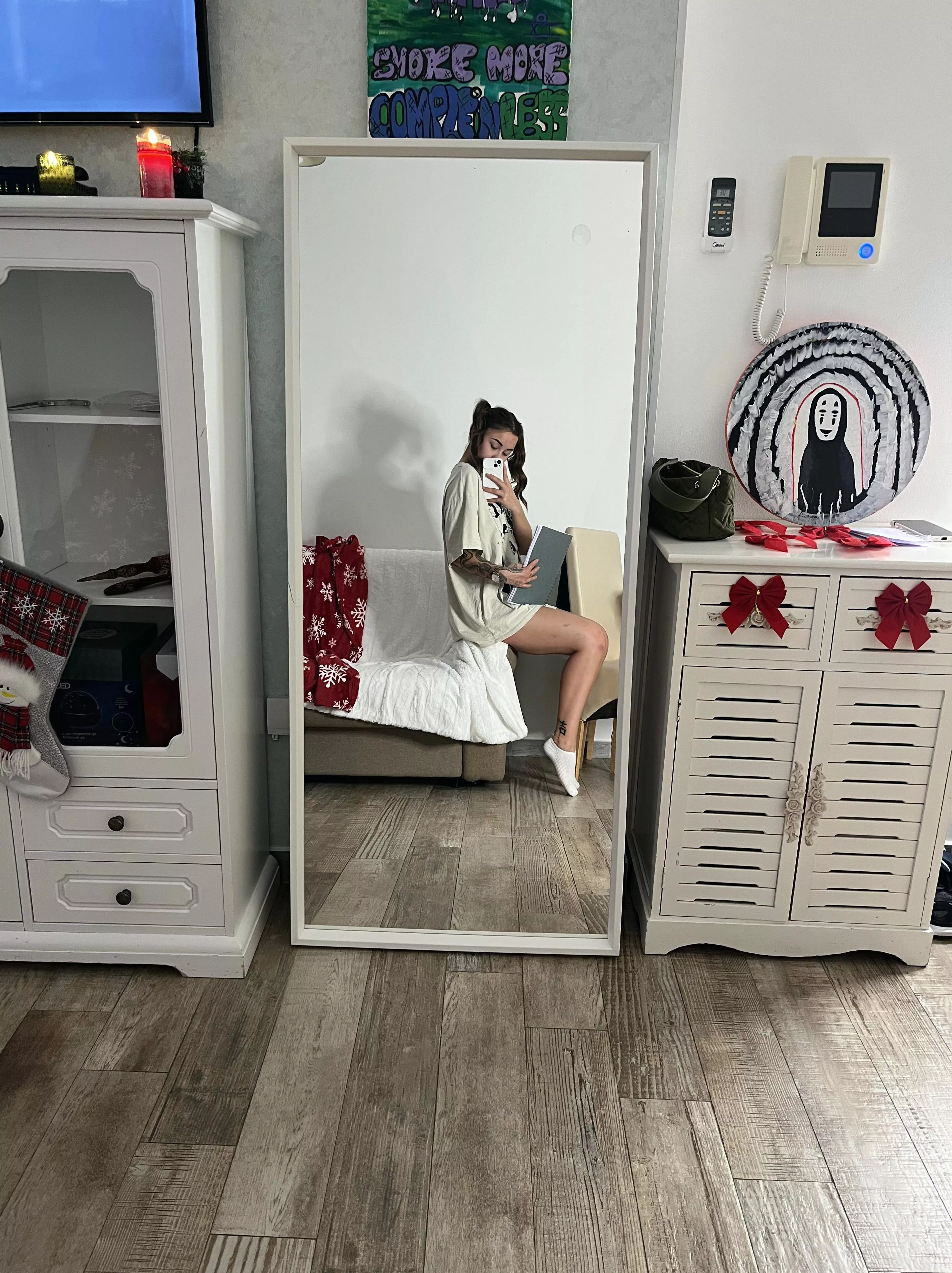 Come closer baby 😈 posted by bebeur