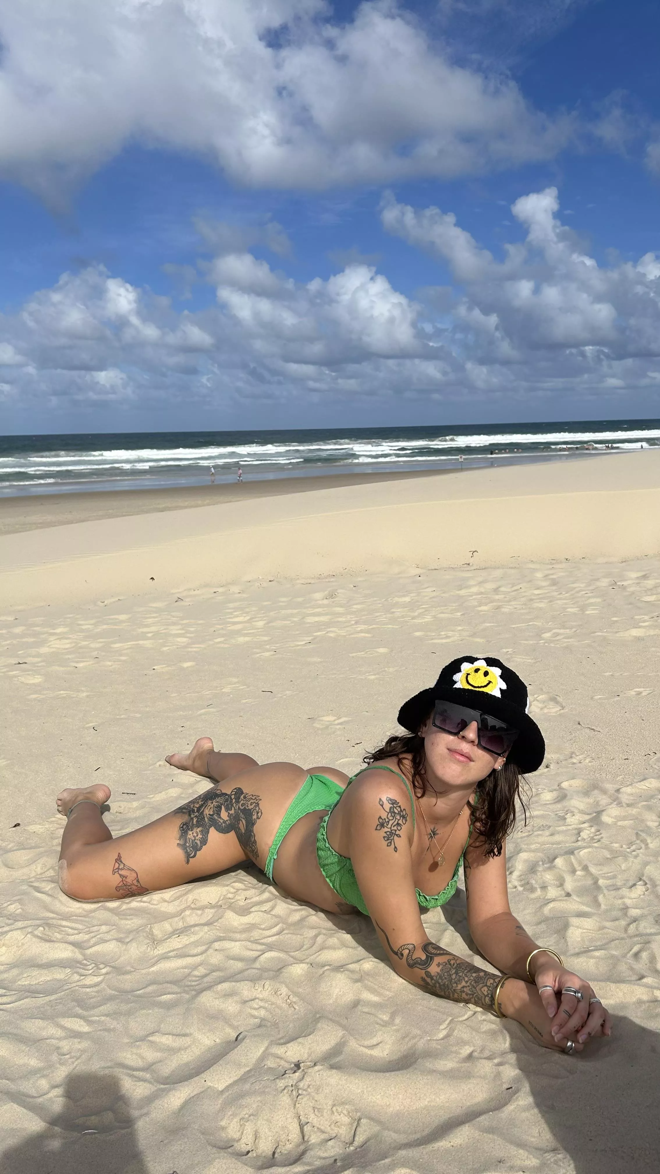 Craving for a raunchy night posted by PrettyAlexandra