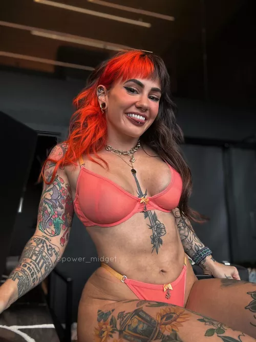 Do you like colourful alt girls too? 🥹 by power_midget