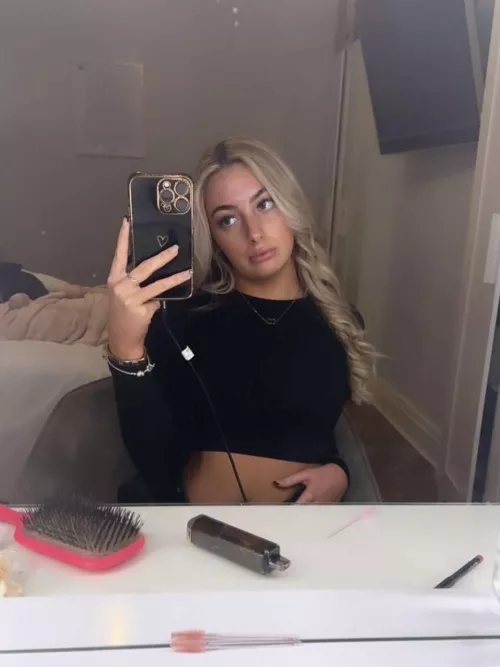 Do you think my top looks sexy on me? by Sherry_Brown