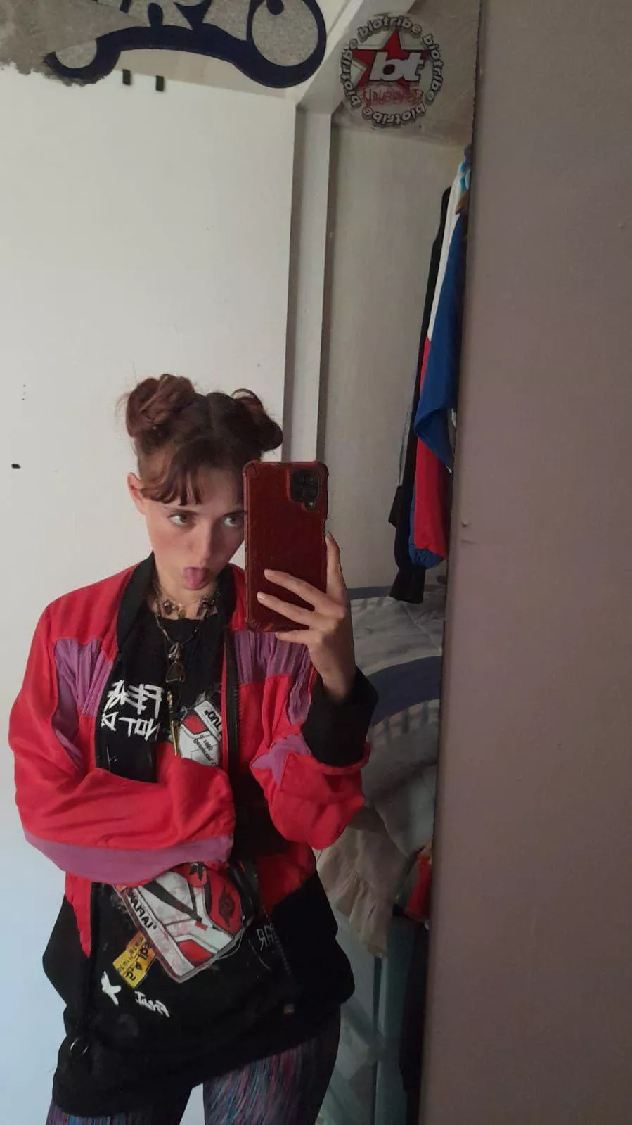 feeling saucy in red, reflections never lie babe F18 posted by TaulBaux