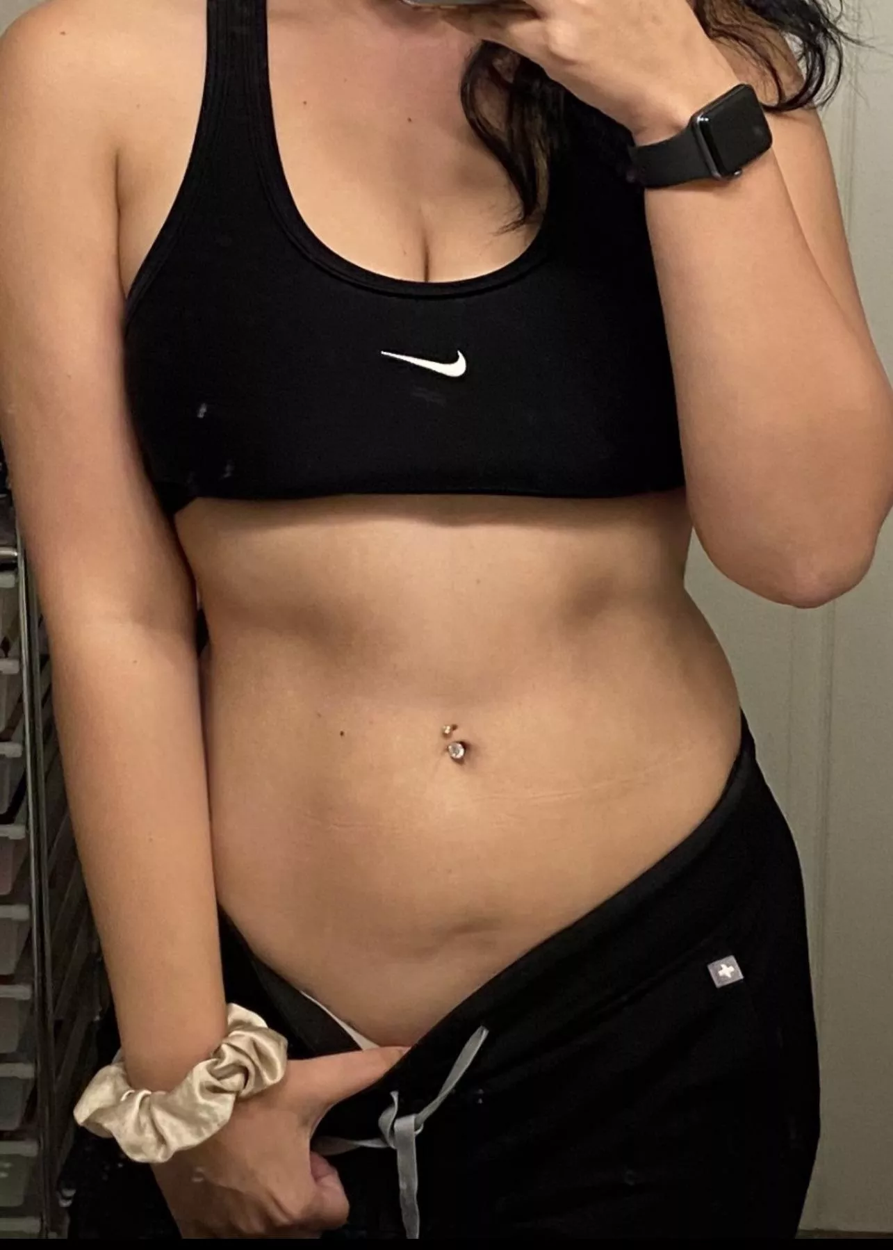 Happy Monday 🖤 posted by tessaryann91_