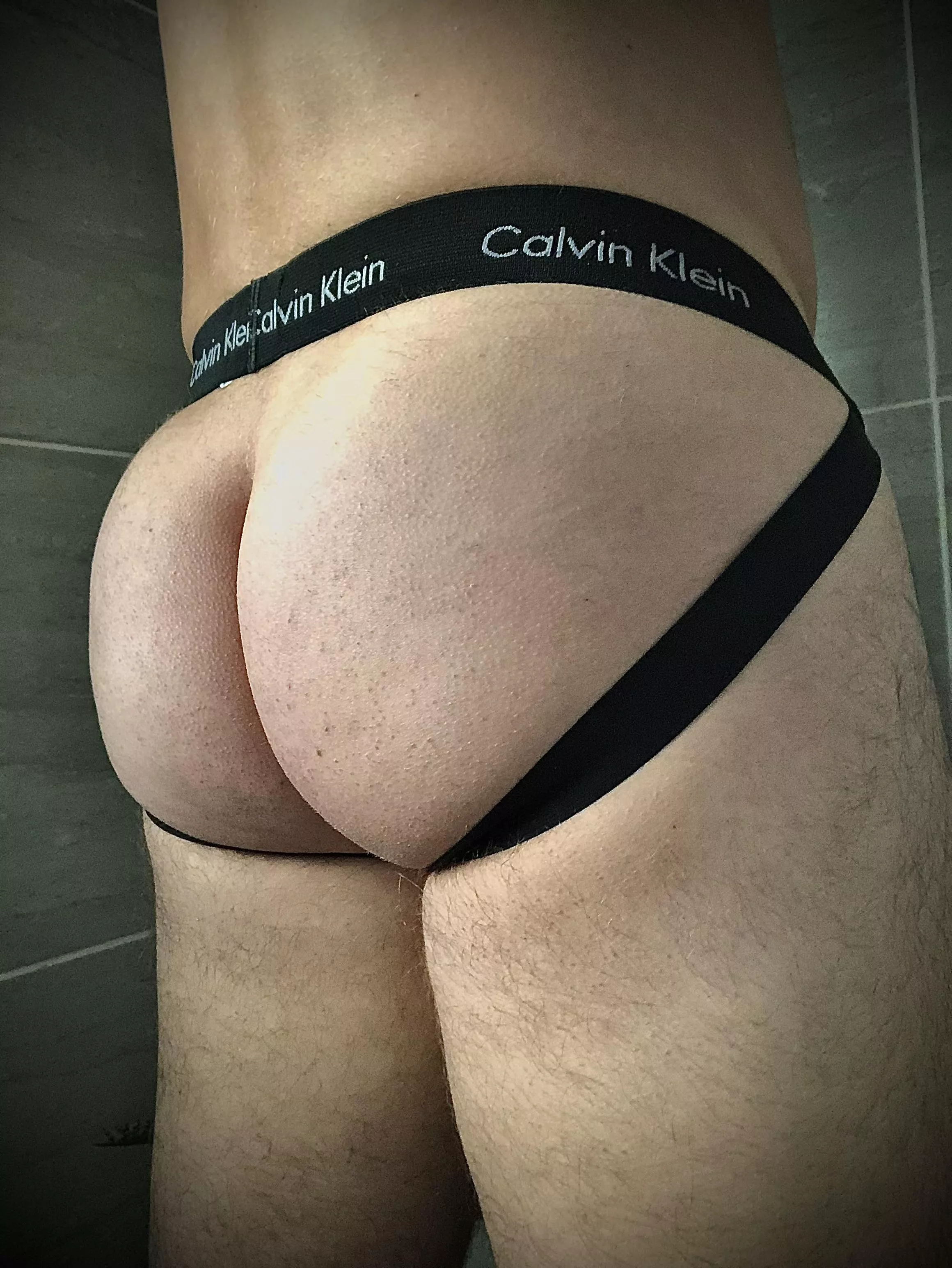 Hey 🍑 posted by LeeDoesTheWoods