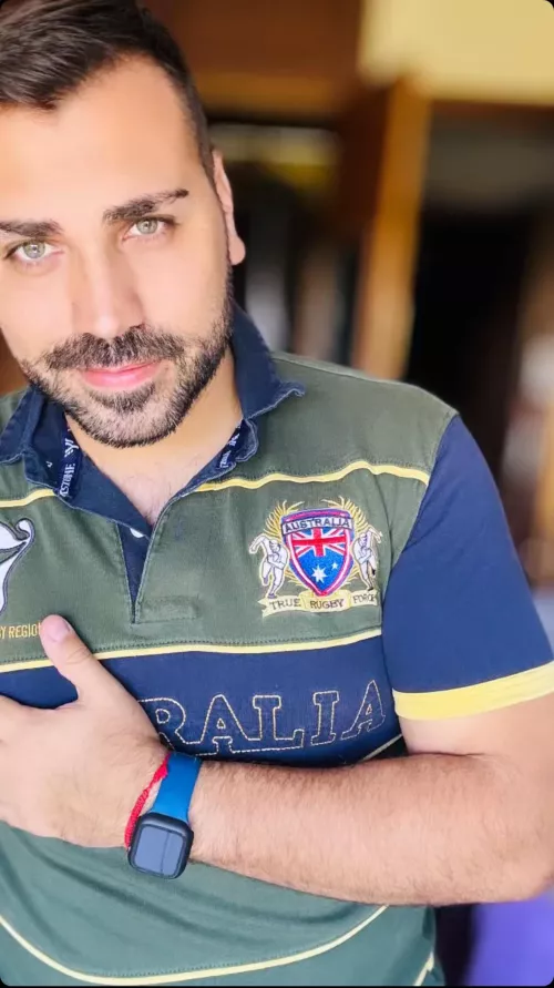 Hey there! Is this a good profile pic? by StatisticianFair4533