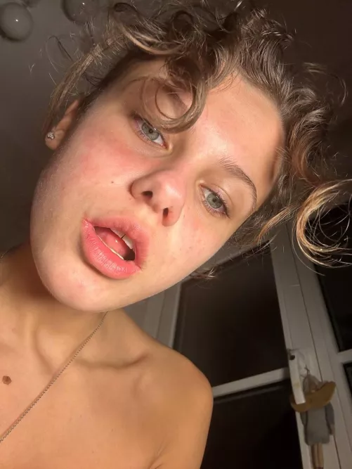 Hot or cute..? [F18] by DiscussionSea7278