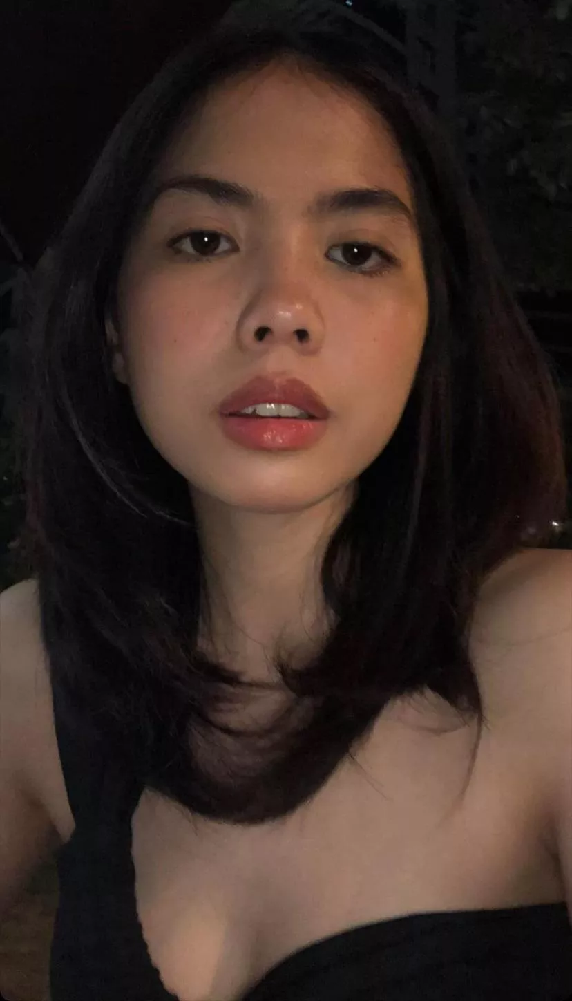 i like her lips  posted by LowTop6270