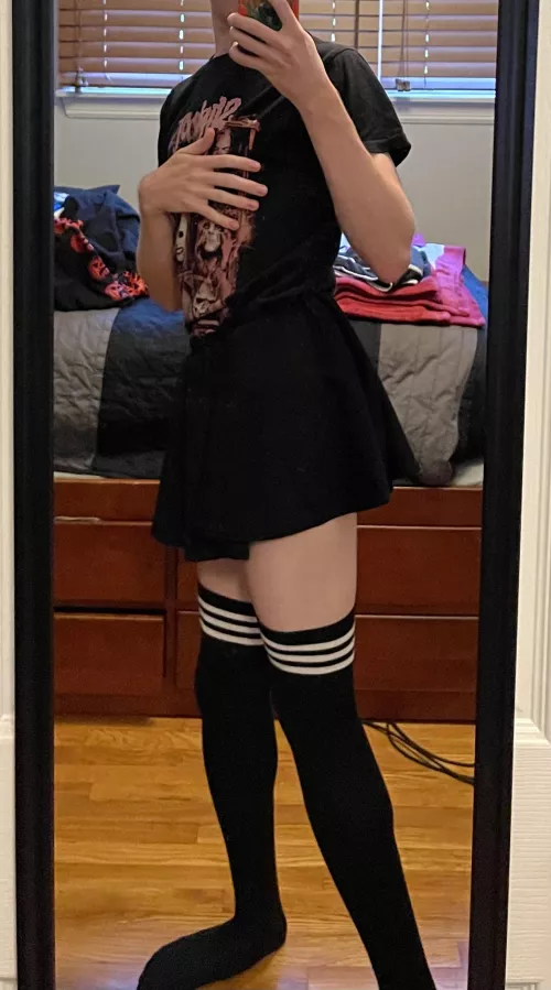 I love short skirts!! by 1ntern3tange1