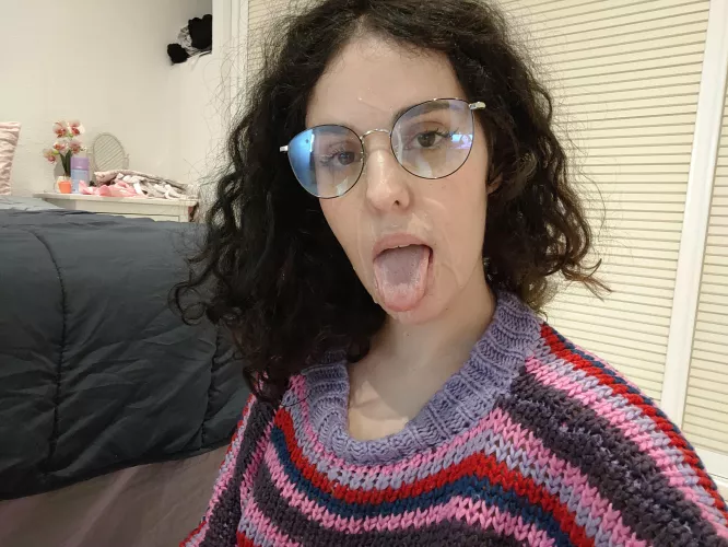 I need a kiss. by irenymphet