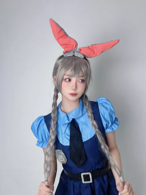 I wanna choose a random guy to date me. Anyone interested? by Minimum-Fisherman142