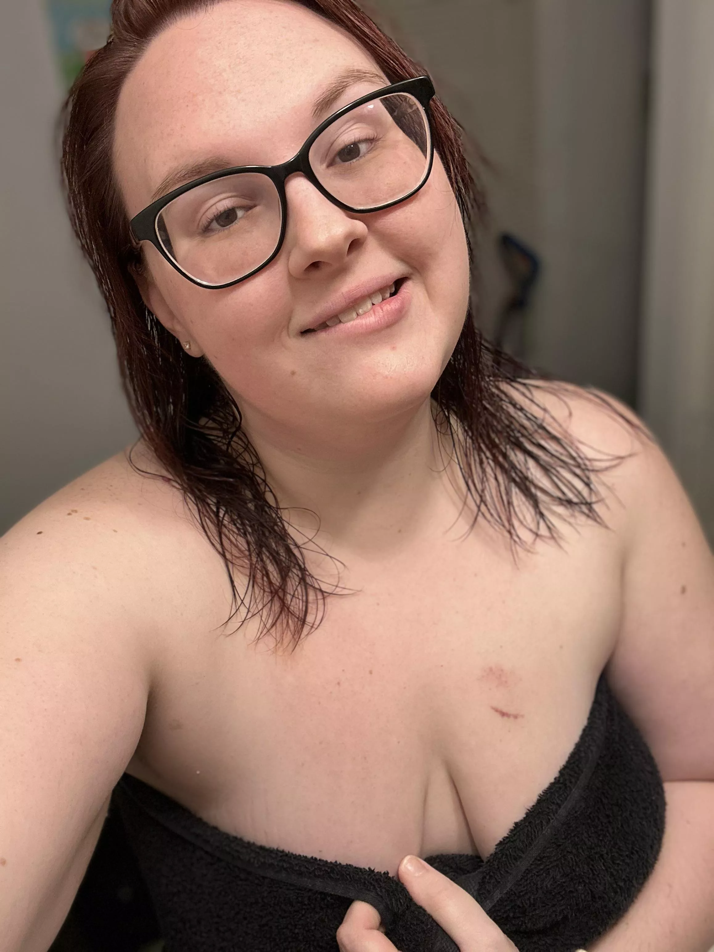 I wanna drop the towel posted by Thelillyviolet