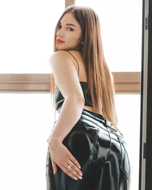 i will show how the real goddess acts by betweenForearm41